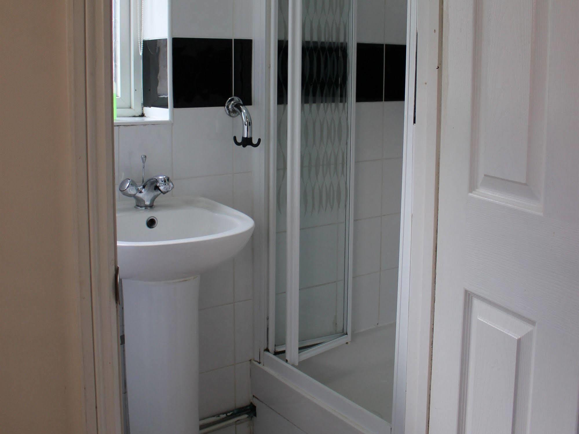 Debden Bed & Breakfast Hillingdon