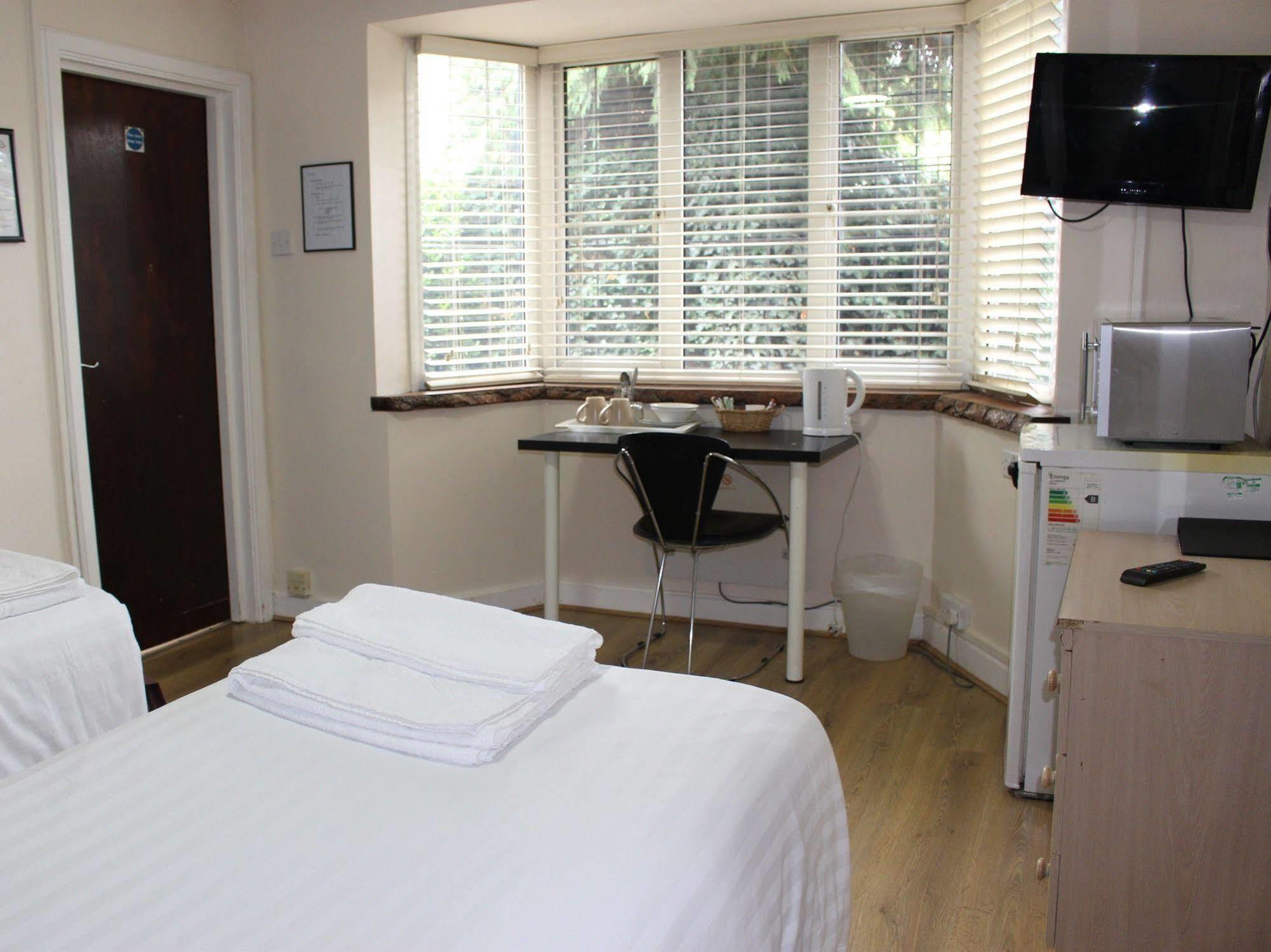 Bed & Breakfast Debden Hillingdon